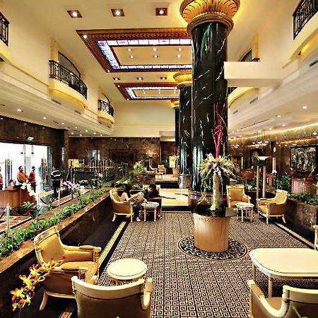 The Apartments At Merdeka Palace Hotel Кучинг Екстериор снимка