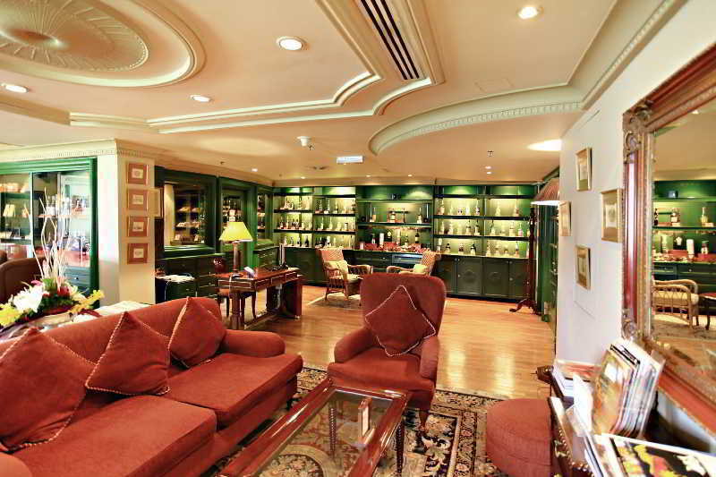 The Apartments At Merdeka Palace Hotel Кучинг Екстериор снимка